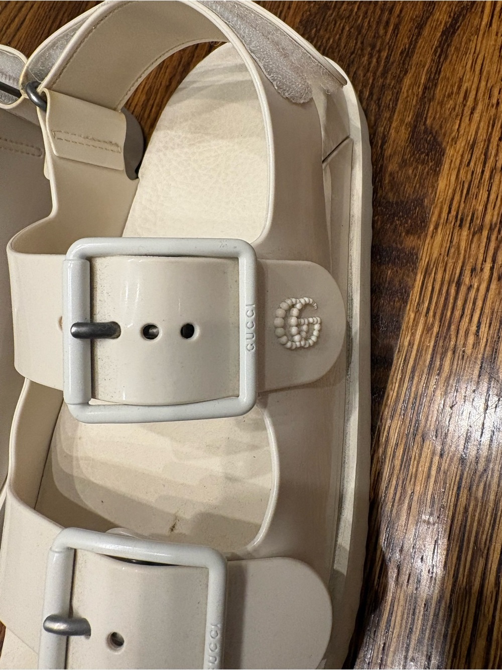 Gucci Cream Double-Buckle Slide Sandals - Picture 2 of 3